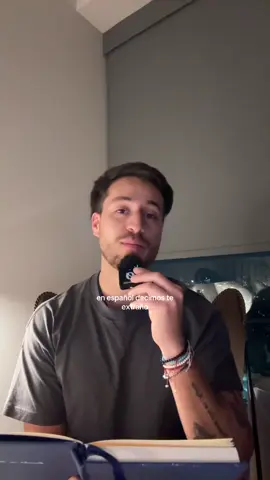 En español decimos te extraño pero en poesía decimos.. #lalowellness #poesia 