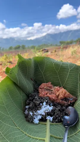 Sarapan e sego tiwul lawuh botok gerih karo pencit🤤🤭🤣 #sarapanpagi #segotiwul #petanimuda #petaniindonesia🇮🇩🇮🇩🇮🇩🌿🌿 