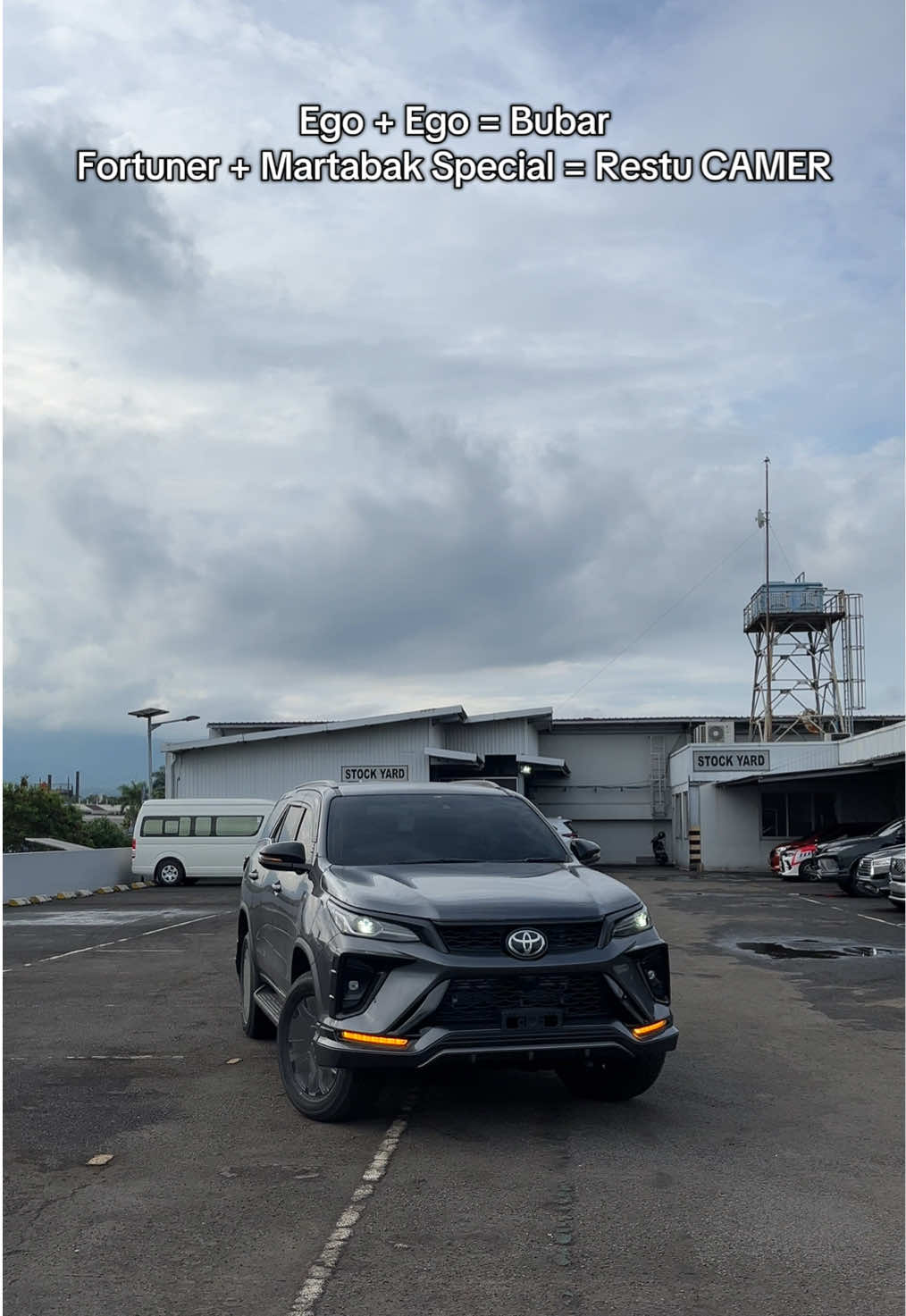 Masa iya mau ngapel bawa martabak doang, bawa Fortuner juga dong biar auto approve calon mertua 😂 #fortuner #diesel #1gd #grey #fyp 