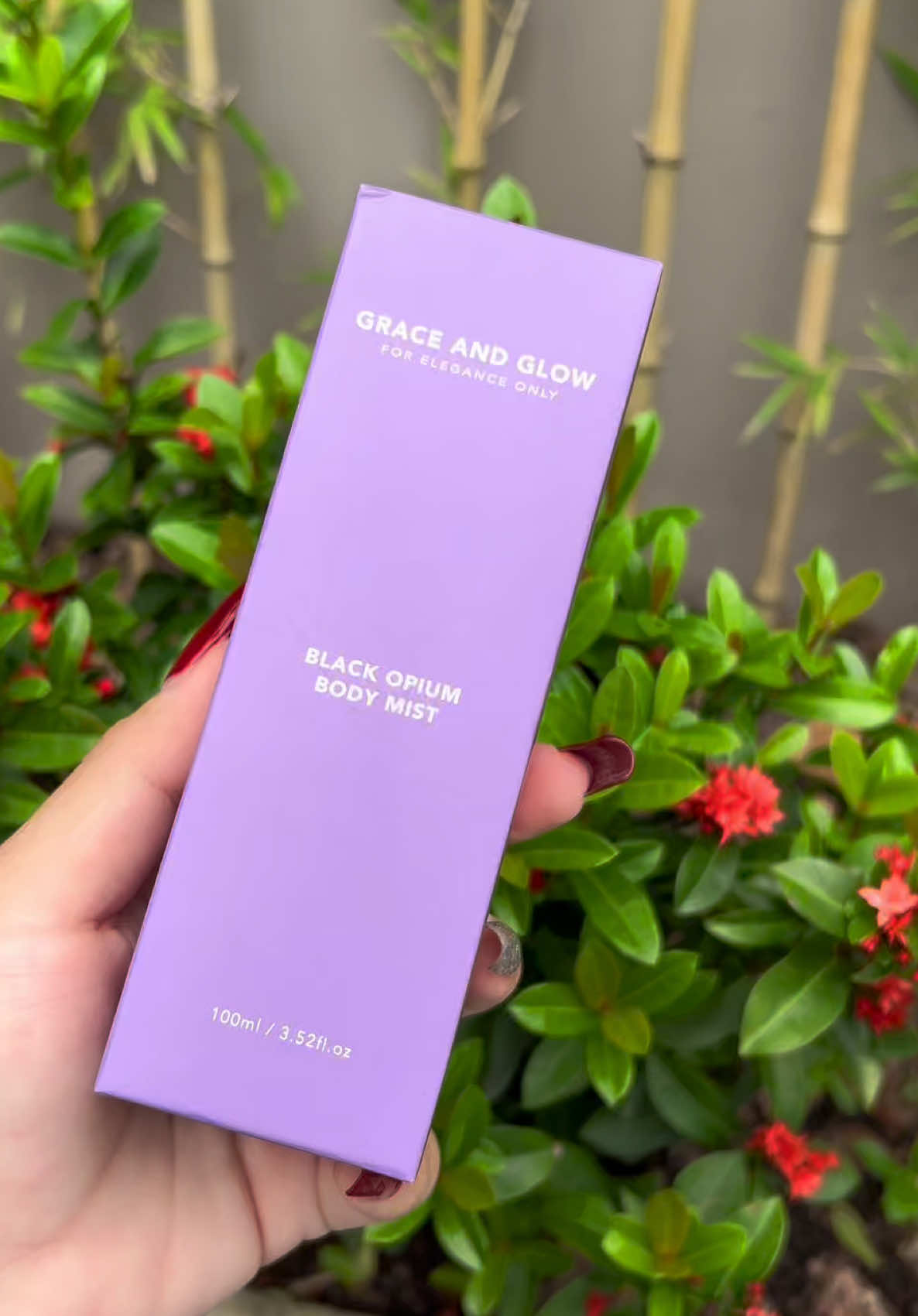 Xịt thơm Body mist hương Black #emkieutaphoa #xitthombody #xitthombodymist #xitthombodymistblack #nuochoabodymist