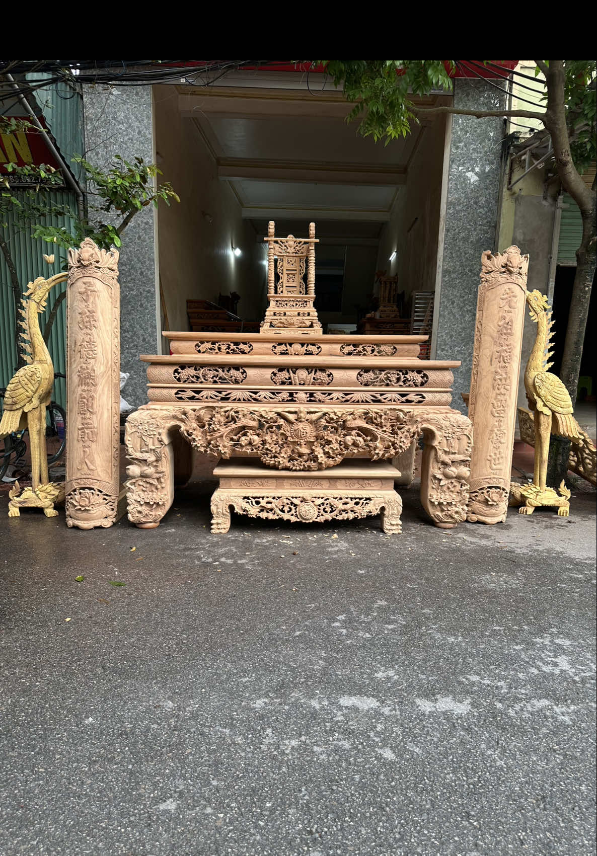 Vua sập thờ gõ đỏ pachy chân 28 nhị cấp     ! Hàg đục tay thủ công #bànthogiatien #banthodep #xhuonggggg #dogodep 