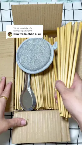 Trả lời @tamngocgiadung94 Combo 50 đôi đũa già tự nhiên chỉ 99k Tặng 10 cái muỗng ăn cơm loại tốt dày dặn và 1 Miếng rửa chén  #giadungnhabap93 #duatregia #duatre #duaancom 