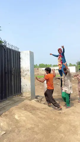 Twist video 🤣😆#foryoupage #foryou #videoviral #mygrowaccount #funnyvideos😂 @teamzeeshansaraiki @zeeshansaraiki04 