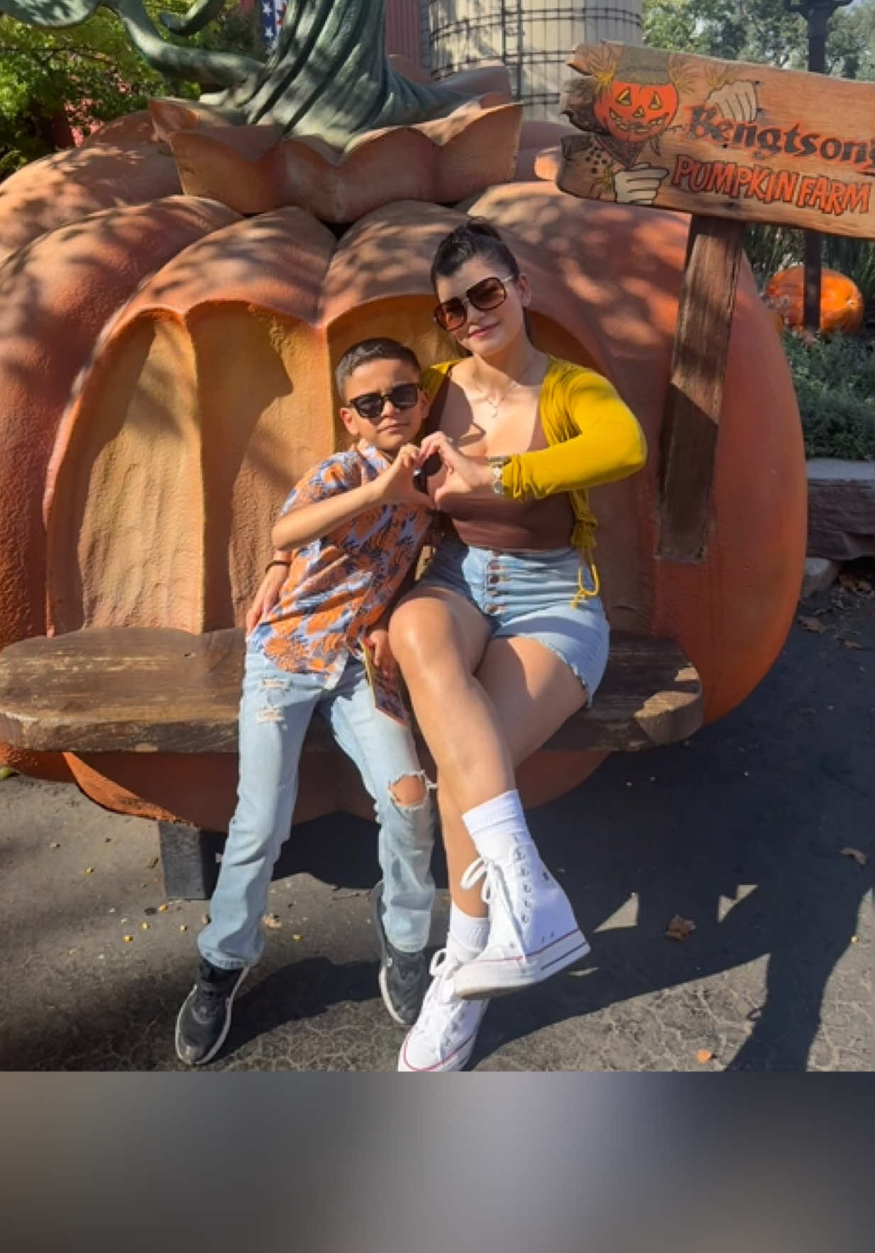 Otoño 🍂 llego  🎃 amo esta temporada 🍂🍁🌻#bengstonsfarm #Otoño #otoñooutfits #octuber #🍁 