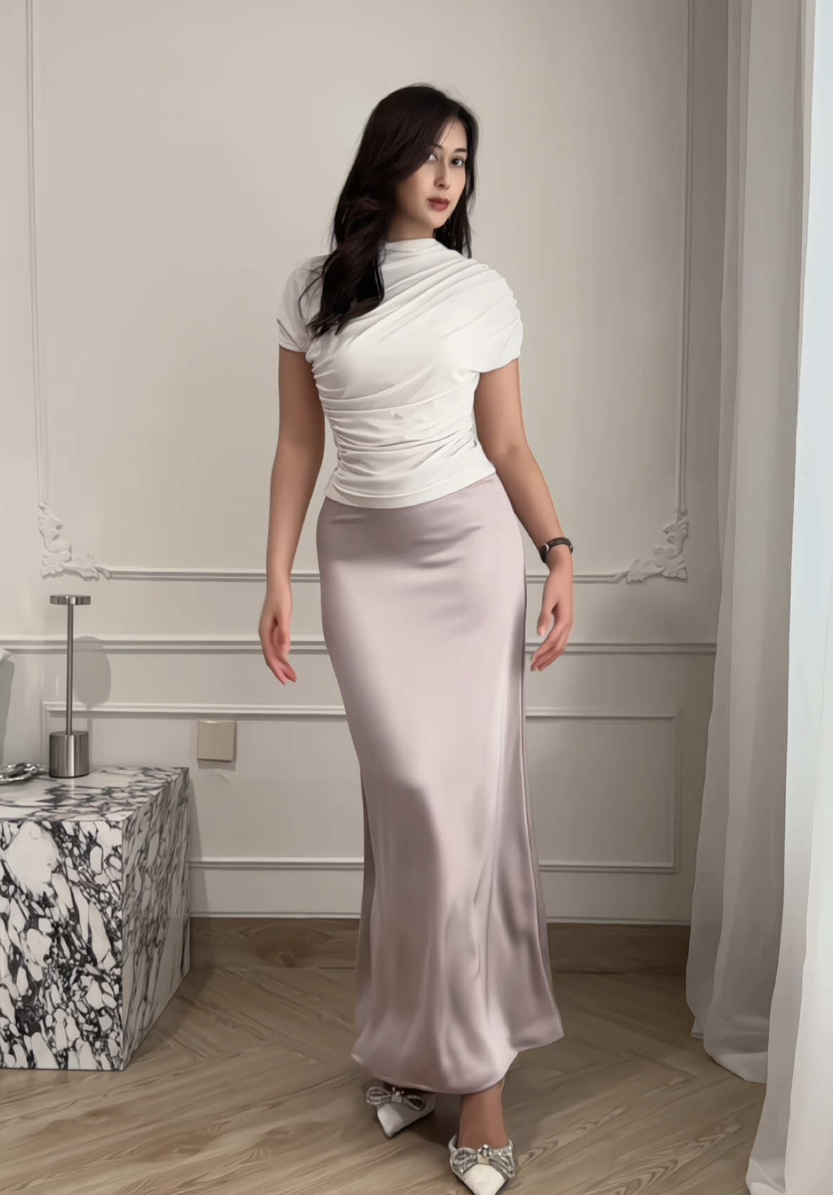 warna satin skirt yang jarang banget dan super pretty! Satin skirt A line dari @wear ynz ✨ #satinskirt #outfitideas #satinoutfit #roksatin 
