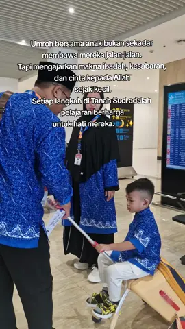 Mengajak anak umroh bukan sekadar perjalanan ibadah, tapi juga pelajaran kehidupan. Di Tanah Suci, mereka belajar arti sabar, antri, berbagi, dan disiplin. Anak-anak menyaksikan langsung jutaan umat yang beribadah hanya untuk Allah. Itulah sekolah terbaik — bukan di ruang kelas, tapi di depan Ka'bah. Tanamkan sejak dini cinta pada Allah dan Rasul-Nya, agar kelak mereka tumbuh dengan hati yang lembut dan iman yang kuat. 🤍 info pendaftaran umroh haji: ☎️0852 1525 9486 #umrohbarenganak #umrohhemat #umrohliburanakhirtahun #umrohramadhan #arminarekatravelpusat 