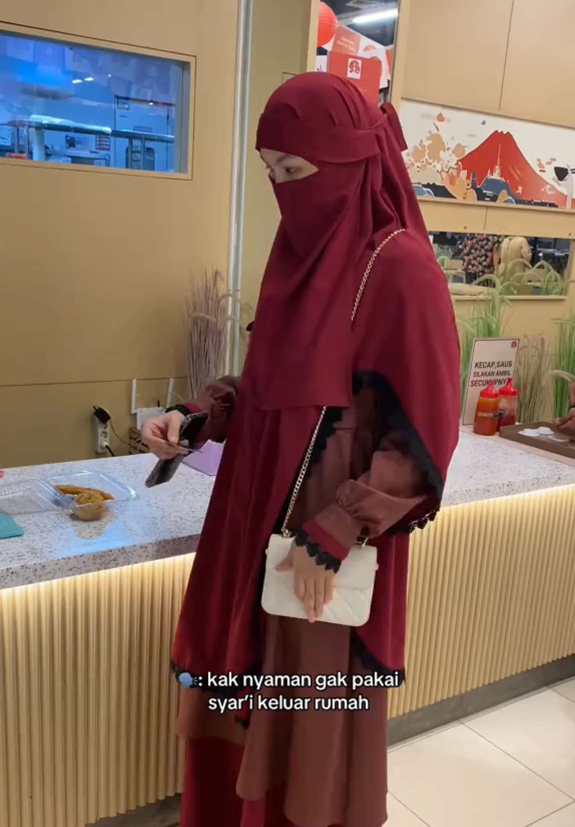 udah psti nyaman banget , apa lagi kalau pakai gamis ini ga bikin gerah 😇 #fypp #wanitabercadar #gamiskekinian #gamisset 