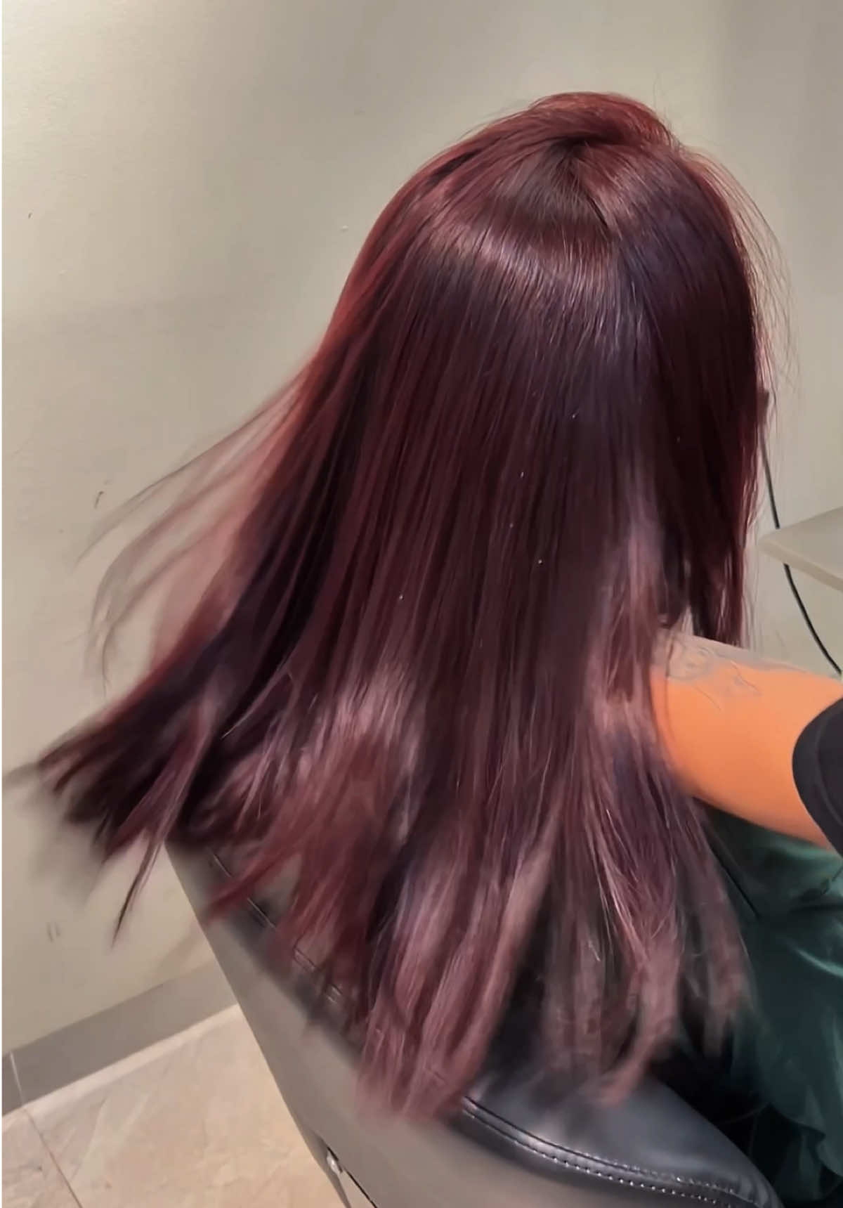 Nàng nào chưa biết chọn màu gì thì có thể tham khảo ngay tone màu quốc dân này 🥰 #TikTokAwardsVN #mouhairsalon #nhuomtoc #LearnOnTikTok #fyp 