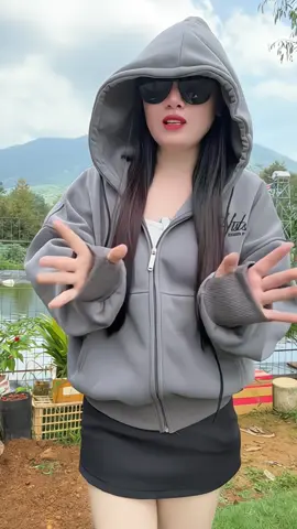 Áo vừa basic mà form còn đẹp nữa #fyp #xuhuong #aokhoac #aochongnang #thoitrangnu 