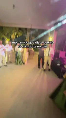 sempre tem aquele amigo. #eletrofunk #desande #amigo #role #casamento 
