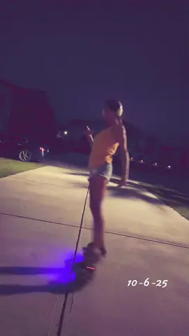 Lil different.. but soothing somehow.. nice one to wind down with.. #hoverboard #afterwork #monday #getoutside #peaceful 