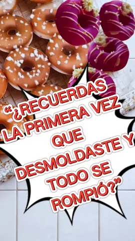 Recuerdas cuando desmoldaste tu primer jabón y se rompió? 💔🧼 A todos nos pasa. No era falta de talento, solo detalles técnicos: temperatura, mezcla, tipo de glicerina 🔥💧. Con la guía correcta, esos errores se transforman en resultados hermosos 🌸✨. Síguenos, comenta PROBAR, comparte este video y escríbenos por privado 📩.  #soapmakingtiktok  #jabonescaseros  #jabonesdecorativos  #jabonesartesanales  #jabonesdeglicerina  #hechoamano  #velasartesanales  #velasaromaticas  #jaboneshechosamano  #soapaddict  #artesania #hechoconamor  #emprendeconjabones 
