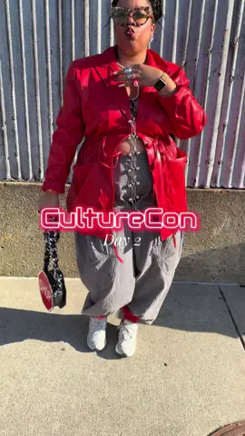 I made eye contact with Jesse Williams and Vic Mensa so I’m good for the rest of the year! 😍 I almost passed out when they smiled at me 🙂‍↕️ #culturecon 