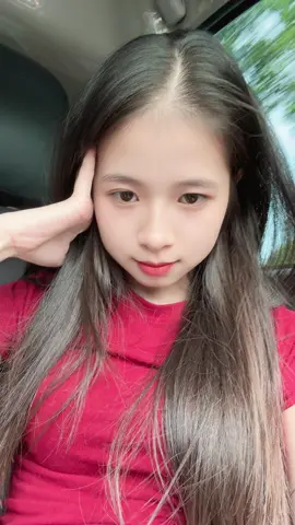 Hơi dập mà cai áo nó xinh á 