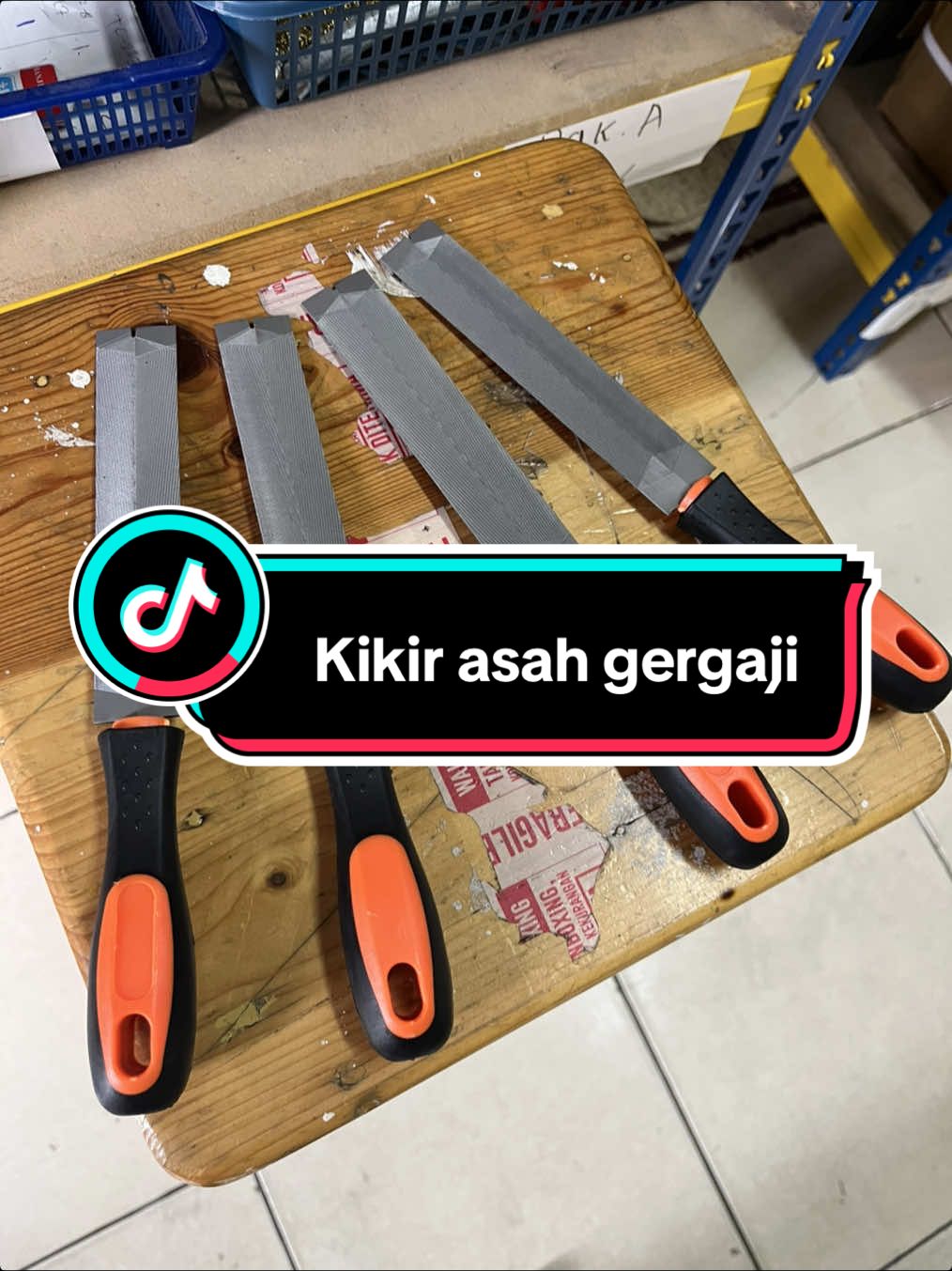 Kikir asah gergaji #kikir #kikirgergaji #kikirgergajikayu #kikirgergajiserbaguna #pengasahgergaji 