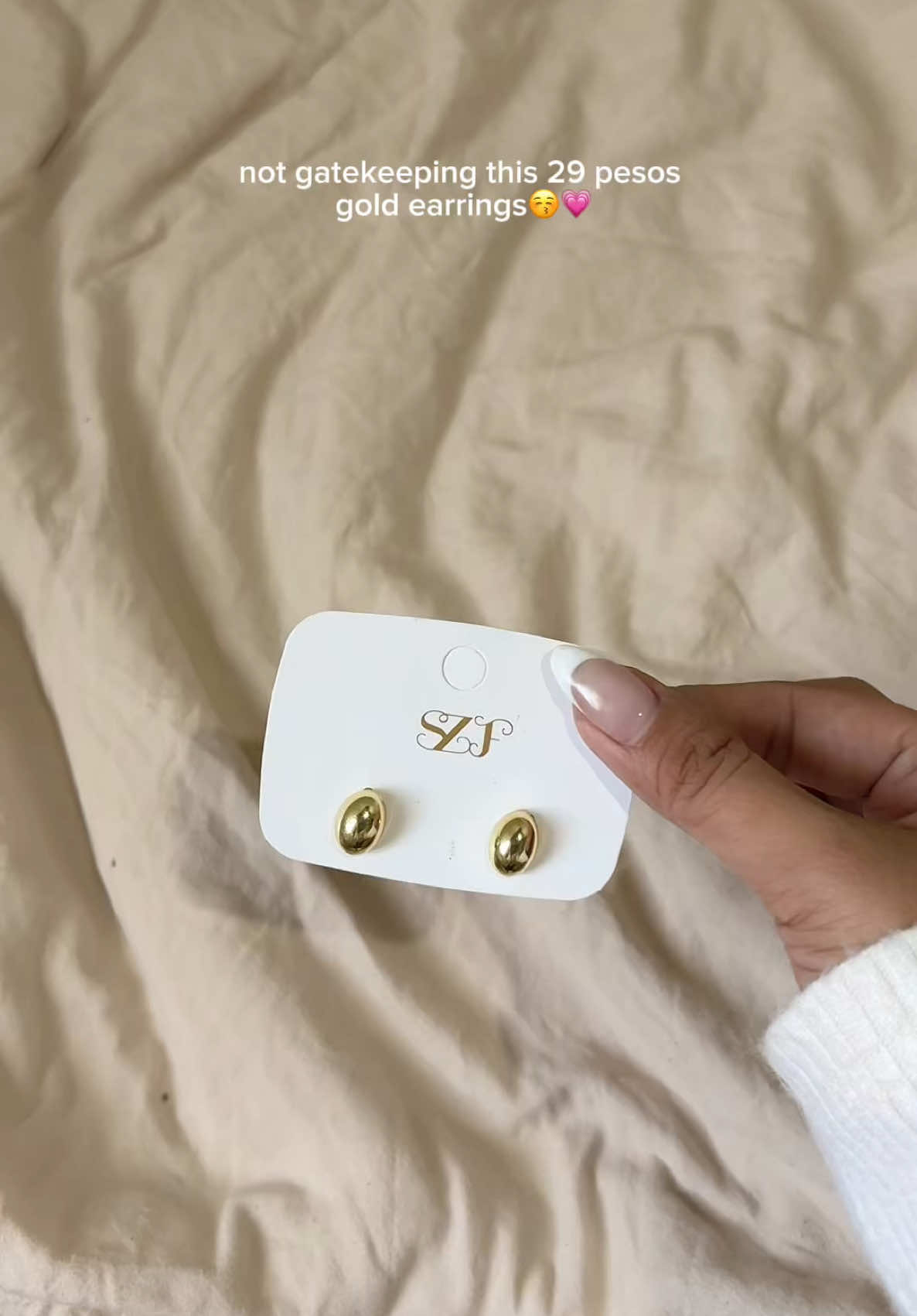 love this 29 pesos gold earrings💋 #earrings #accessories #goldearrings #fyp 