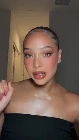 @Patrick Ta Beauty just dropped some new palettes!! Just in time for fall/winter looks too. I’m using shade “Deep” using @patrick ta signature eye look. You guys can shop these @sephora starting today #PatrickTaBeautyPartner   