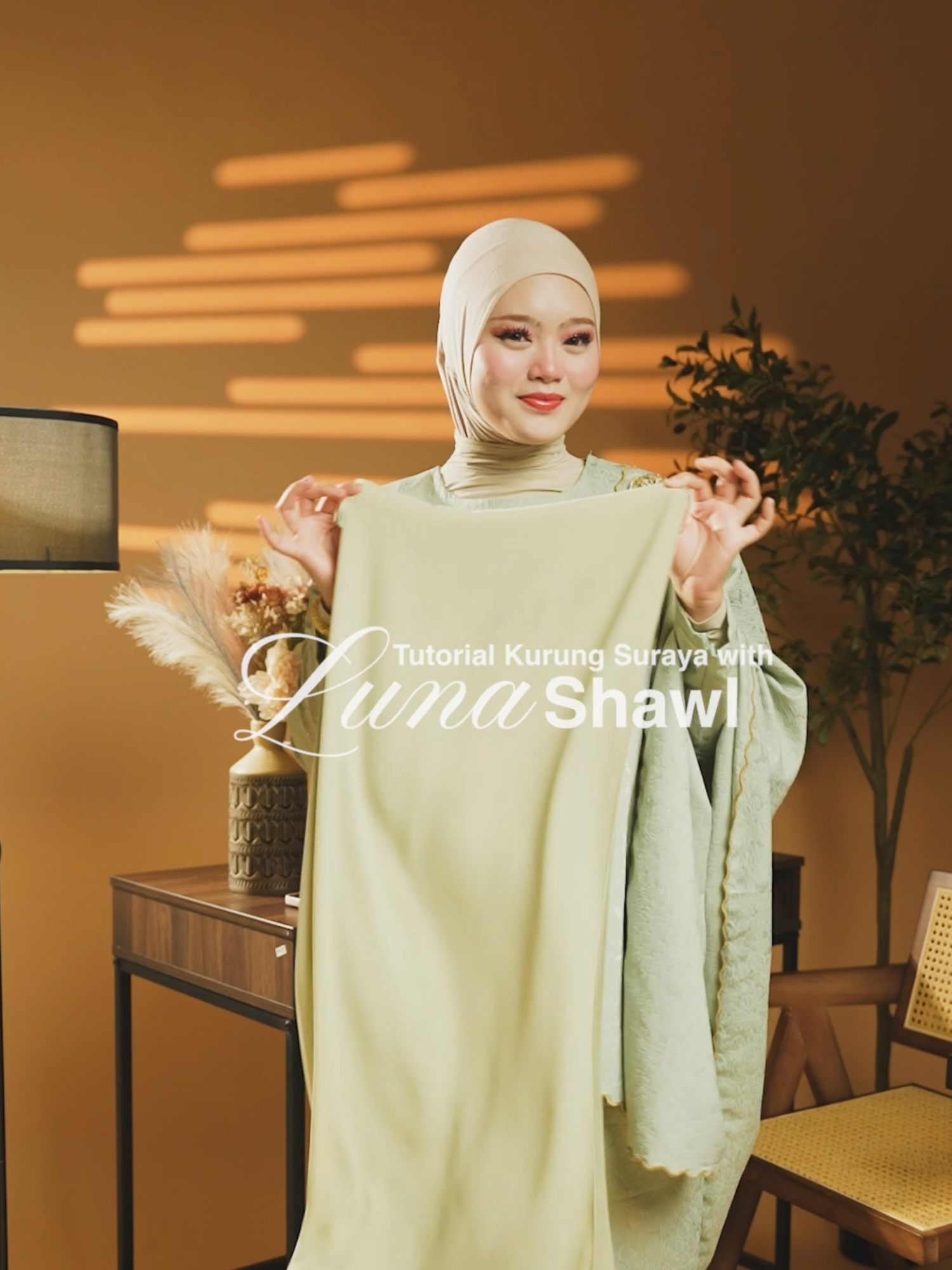 Transform your look effortlessly. 💖  Rahsia menggayakan Shawl Luna untuk mendapatkan drape yang flowy dan anggun.  Sesuai sangat untuk ke majlis atau daily wear. #ShawlLuna #TutorialMudah #HijabTips #ModestFashion #ShawlStyle