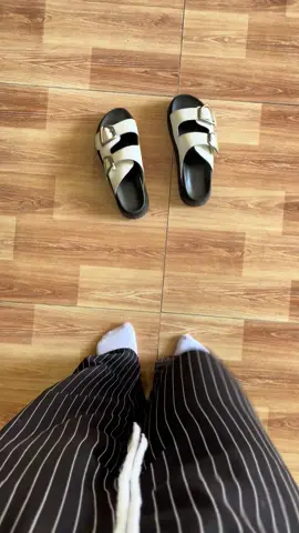 Mẫu dép sandal #giaysandal #depmangtrongnha #depquaingang 