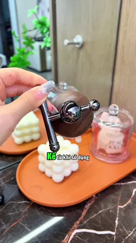 Bạn treo quần áo và túi xách bằng cách nào? Tôi dùng móc hút chân không này, trông nó cao cấp quá!! #thietthuc #moccochutthietkevango #tienich #giadungnhatam #jizonguyen 