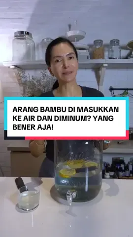 Apaan sih batang item ditaro di air ? Ini adalah batang arang bambu. Untuk filter air. Rasa air jadi lebih ringan, lebih seger deh. Manfaat lainnya untuk menyaring chlorine dan logam berat. Serta memiliki manfaat untuk memberikan mineral seperti potasium, kalsium dan magnesium ke dalam air. Coba deh purifikasi air minum kamu dengan kebaikan ini. Simple dan kamu bisa gunakan berulang ulang. #charcoal #arangbambu #chefchitra