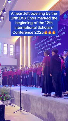 A heartfelt opening by the UNKLAB Choir marked the beginning of the 12th International Scholars’ Conference 2025. #menyanyi  #unklab  #internasionalconference  #wr3  #fyppppppppppppppppppppppp  @UNAI @humasunai @Genevieve @Gereja Advent Indonesia Barat @Dkcaren☘️ 
