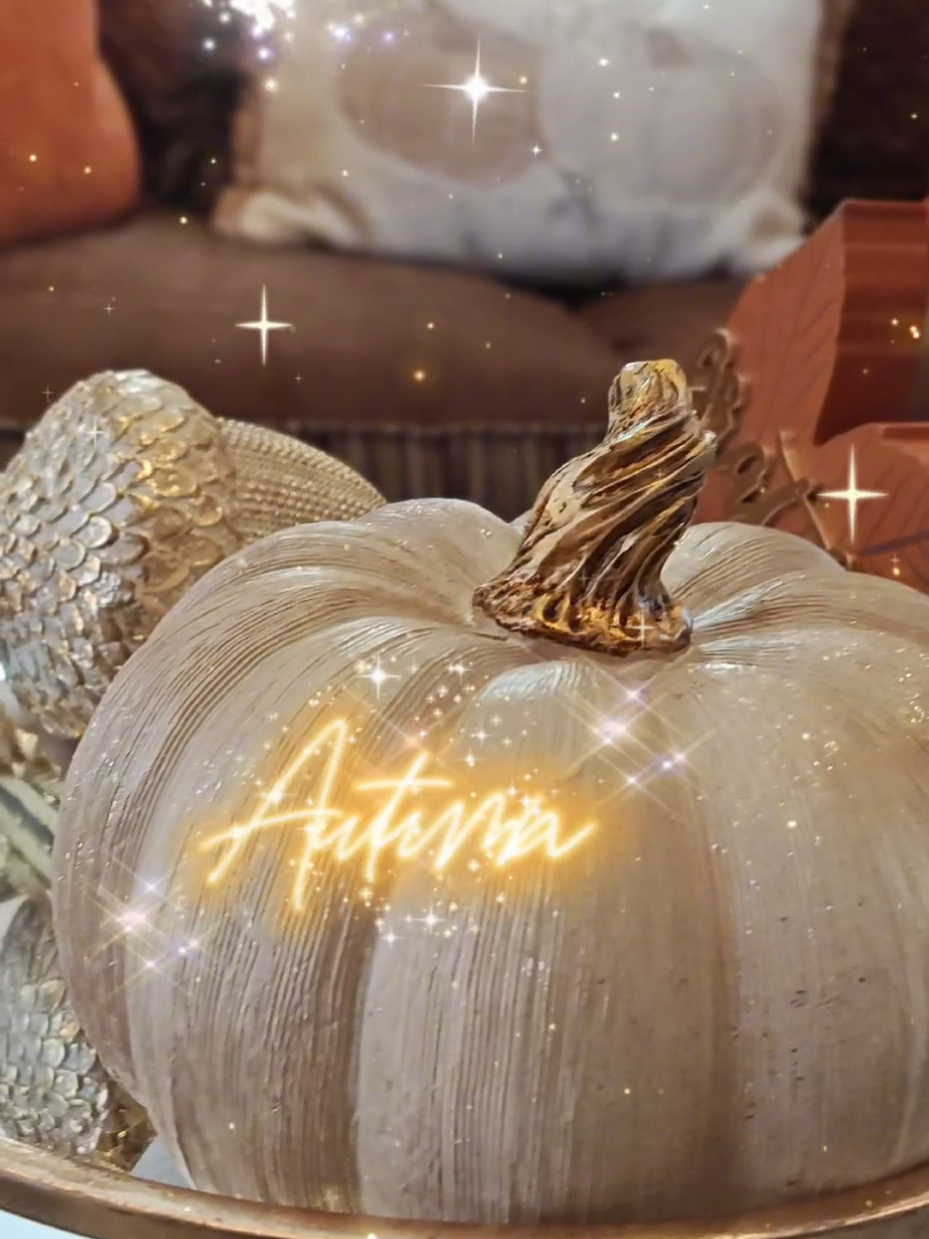 Soft glow. Autumn mood 💫 🍁 #homedecor  #CozyVibes #FallAesthetic #nightviews  #CapCut 