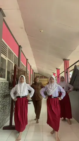After pembelajarannnn bersamaa adik” tercintahhh 🥰🥰🥰 #dancechallenge #fyppppppppppppppppppppppp #itsme 