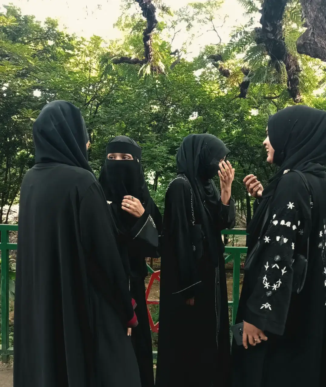 @Suha Sultana🌷✨🤍 @Ariya Sultana,🤍🖤 @Nihu..🌸 #trending #foryou 