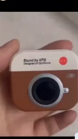 Retro camera style headphones with large screen battery display and genuine leather touch, built-in microphone and high fidelity sound quality. New Bluetooth headphones #BluetoothHeadphones #RetroStyle #HighQualitySound #WirelessAudio #TechGadgets 