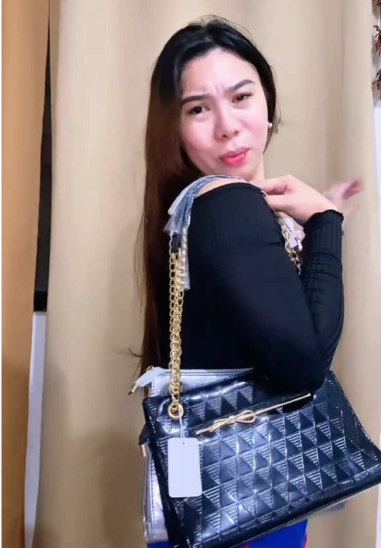 High end bag and classy❤️ #bag #womenbag #classybag #elegantbag #highend #outfit #blackbag 