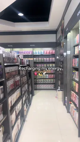 Tempat paling nyaman ketika lelah. . . #gramediaemeraldbintaro #gramediapromo #books #bestseller #novel #gramedia 