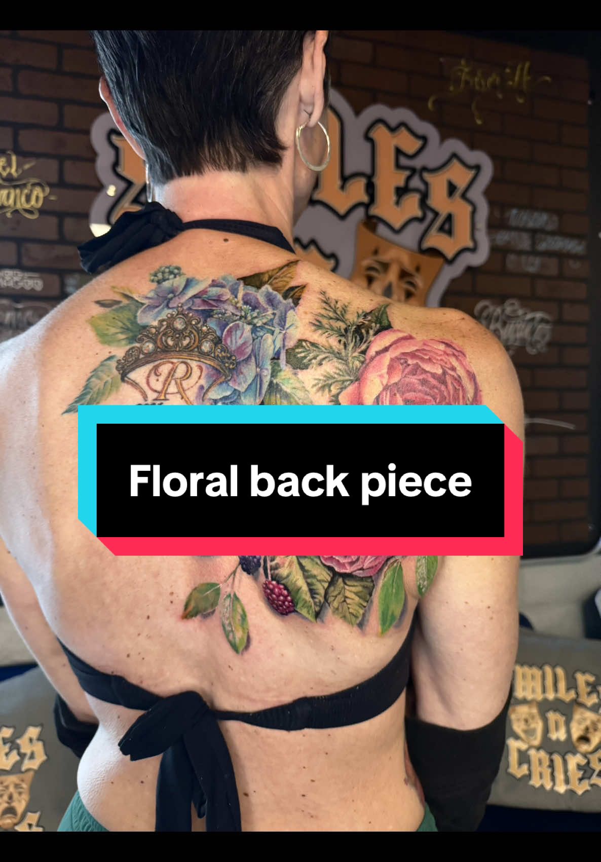 I would love to do more pieces like these, if you’ve been thinking about large full color, realistic or painterly floral, let’s get creative together! Dates are rapidly being scheduled for November & December, so don’t wait- bring in the new year with some new ink! Did I mention the shop offers payments through afterpay?! 🤯 Inquiries & consultations are free, head over to the @SnC Las Vegas Tattoo Studio website for more info! #floral #femininetattoo #colortattoo #tattooinspiration #tattooideas 