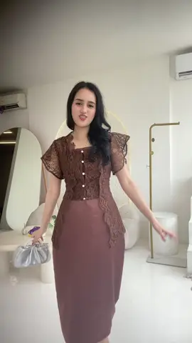 Mahogany #onesetdress #dresspesta #dressnatal #dressnatal #dresskondangan 