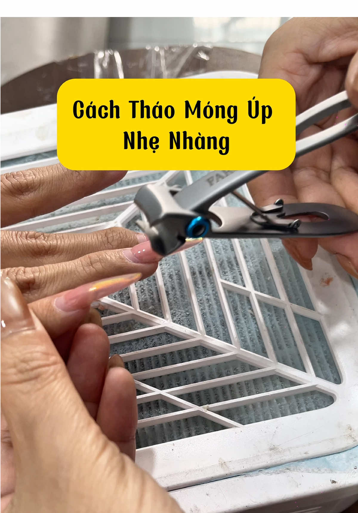 Sơn Trắng lem tùm lum nên giọng hơi yếu hông dám mạnh miệng 🥹 #fyp #TikTokAwardsVN #nailquan12 #changchangnail #nailkhongtiem 