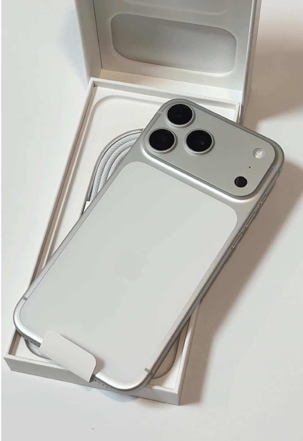 iPhone 17 ProMax Silver🤍#iphone #iphone17 #iphone17promax #unboxing #fyppppppppppppppppppppppp 