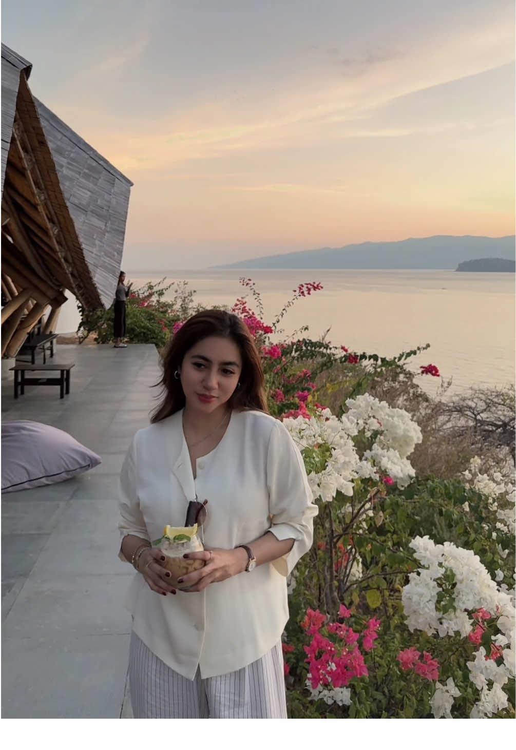 Sunset selalu punya cara bikin hari terasa indah. 🌅