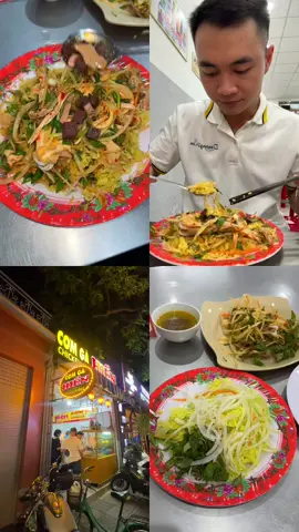 Một quán cơm gà ngon ở Hội An. Mọi người hay ăn cơm gà ở đâu 😁 #yeuhoian 