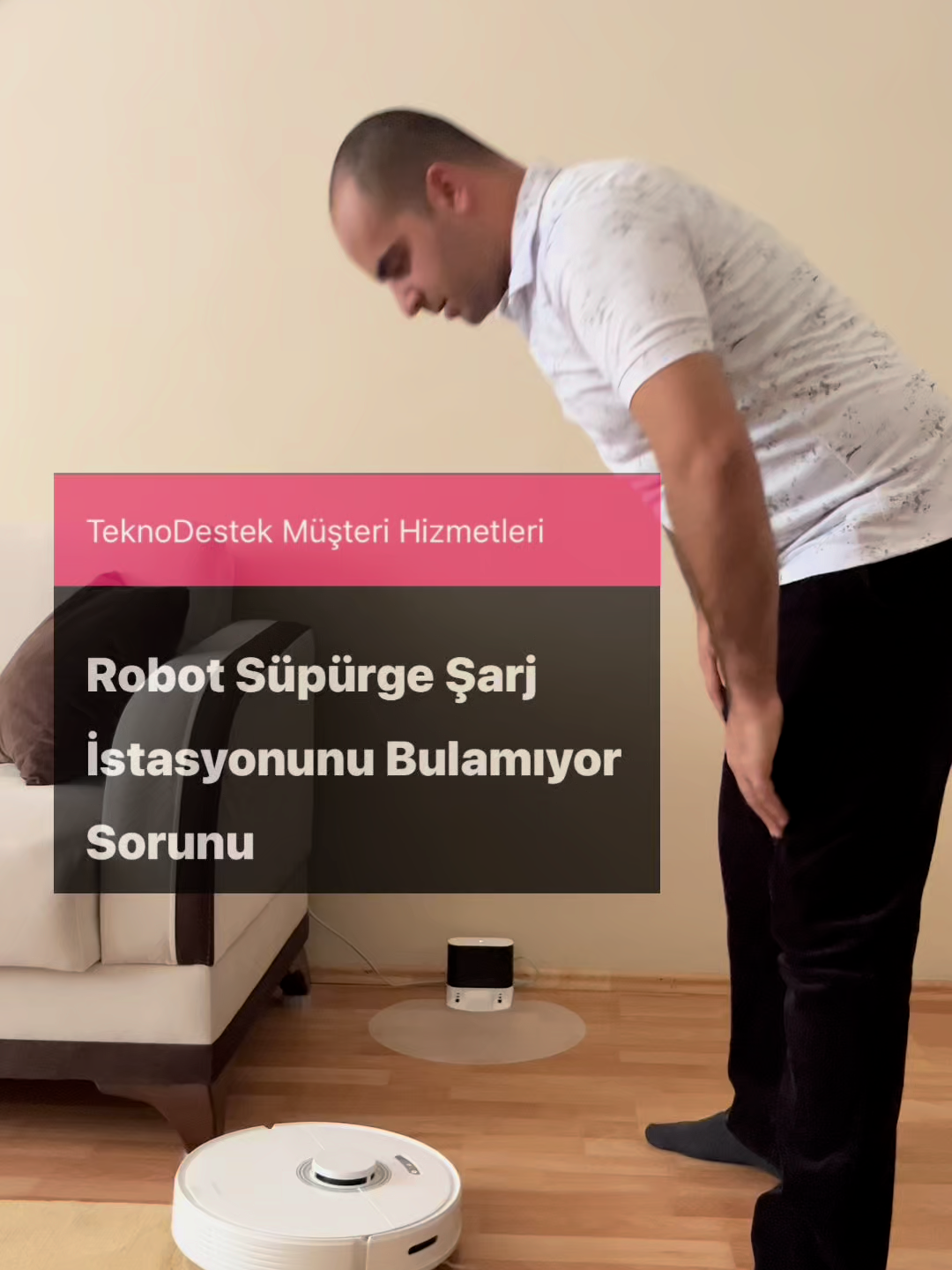 🚨 Robot Süpürge Eve Dönmüyor! Şarj İstasyonu Sorunu Nasıl Çözülür? 🔋 Robot süpürgeniz temizlik görevini tamamladıktan sonra şarj istasyonuna dönmüyor mu? 🤔 Endişelenmeyin! Bu durum, çoğu kullanıcının yaşadığı yaygın bir sorundur. Bu videoda, robot süpürgenizin neden istasyona dönmediğini, hangi ayarların kontrol edilmesi gerektiğini ve bu problemi nasıl kalıcı olarak çözebileceğinizi detaylıca öğrenebilirsiniz. 💡 Bazı durumlarda sensörlerin kirlenmesi, Wi-Fi bağlantı sorunları, istasyonun konumu veya yazılım hataları bu soruna neden olabilir. Özellikle yeni modellerde bile bu tür problemler ortaya çıkabiliyor. 🚀 Eğer robot süpürgeniz istasyona dönmüyorsa, cihazın konumunu, istasyonun önündeki engelleri ve sensör durumunu mutlaka kontrol edin. Ayrıca, süpürgenizin güncel yazılım sürümünde çalıştığından emin olun. Güncellemeler, performans ve konumlama sistemlerinde ciddi farklar yaratabilir. Tüm bu işlemleri denemenize rağmen sorun devam ediyorsa, profesyonel destek almak en doğru adım olacaktır.  👉 11858 teknoloji destek hattını arayarak, robot süpürgenizle ilgili tüm teknik sorunlarda anında uzman desteği alabilirsiniz! Bu videoyu beğenmeyi ❤️ ve kanala abone olmayı 🔔 unutmayın. Yorumlarda yaşadığınız robot süpürge sorunlarını bizimle paylaşabilirsiniz. Belki de bir sonraki videomuzda sizin sorununuzu çözüyoruz! 💬 #robotsüpürge #teknolojidestek #11858 #robotsüpürgesorunu #şarjistasyonu #robotsüpürgehatası #teknolojitavsiyesi #akıllıev #temizlikrobotu #robotsüpürgedestek #teknodestek #günlüktavsiyeler #tiktoköneri #shortsvideo
