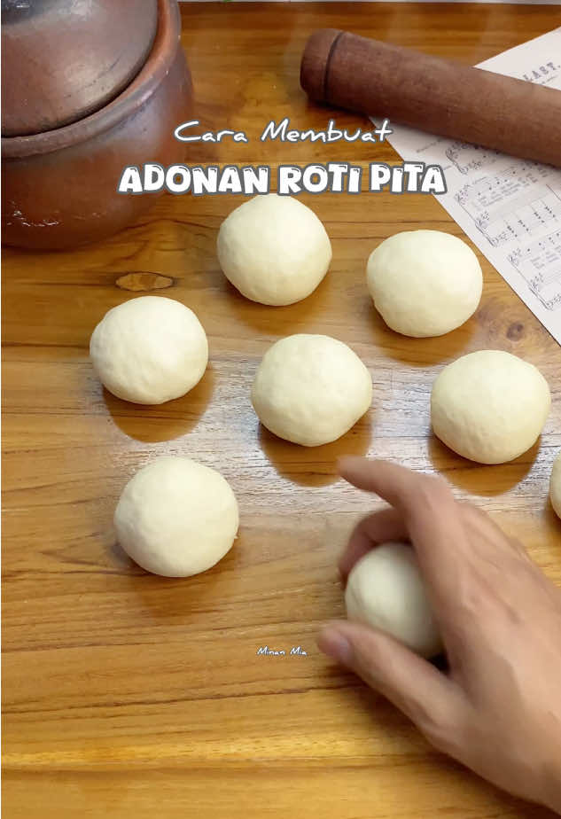 Save sekarang yuk 📌 Bahah roti pita •120ml susu hangat •1sdt ragi instan •1sdt gula •200gr terigu prodang •1/4sdt garam •1sdm minyak Roti ini bisa jadi stok frozenfood juga lho. simpan di freezer dan kalau mau dimakan tinggal dihangatkan  #fypage #reseprotipita #rotipita 