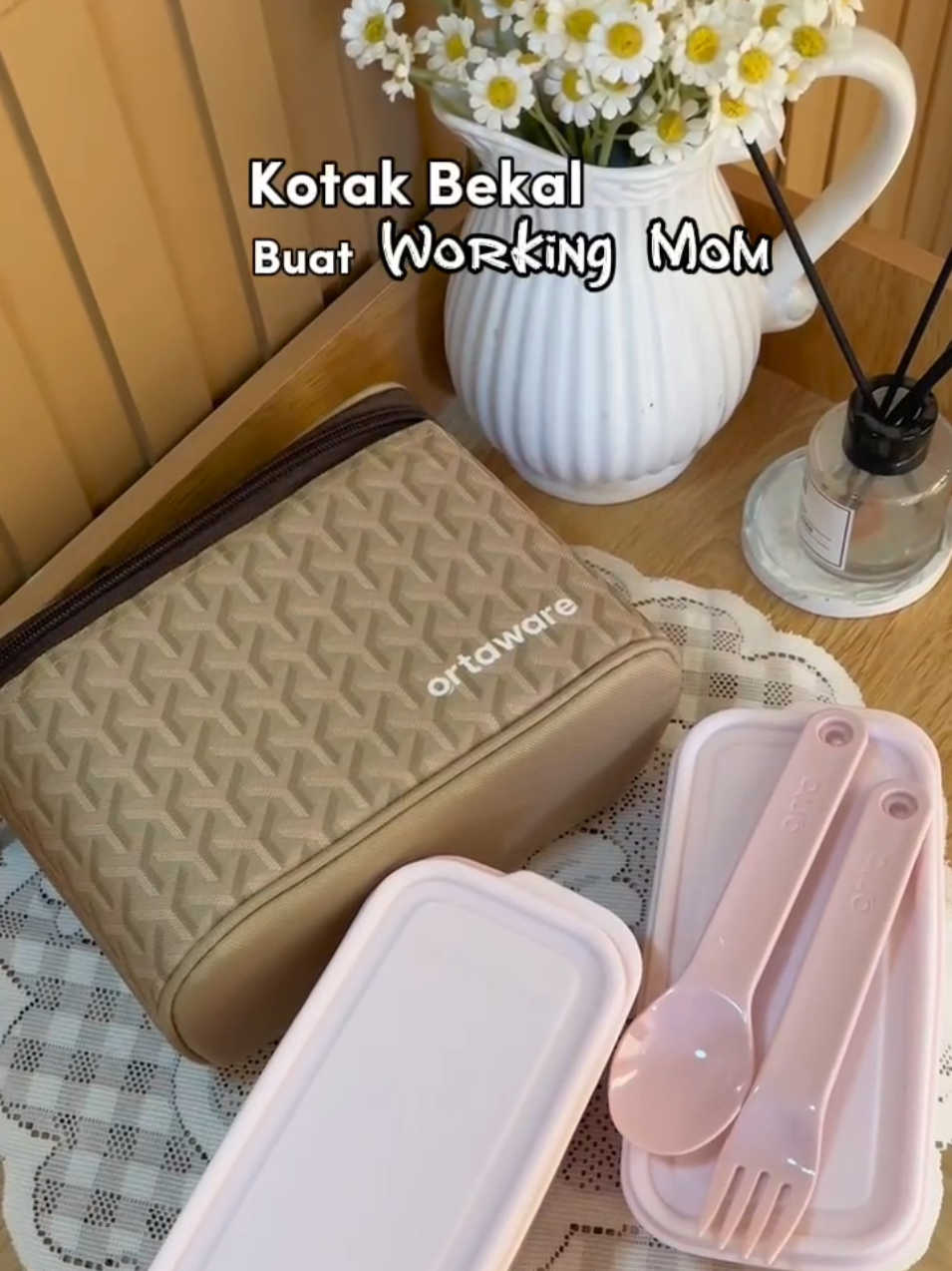 kotak bekal buat working mom, semangat kerja jangan sampai telat makan 😊 #kotakbekalpink #kotakbekalestetik  #workingmom #ortaware #lunchboxidea 