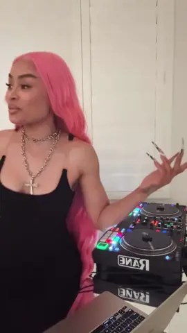 Practicing my DJ set should I go on live next time and y’all practice with me?