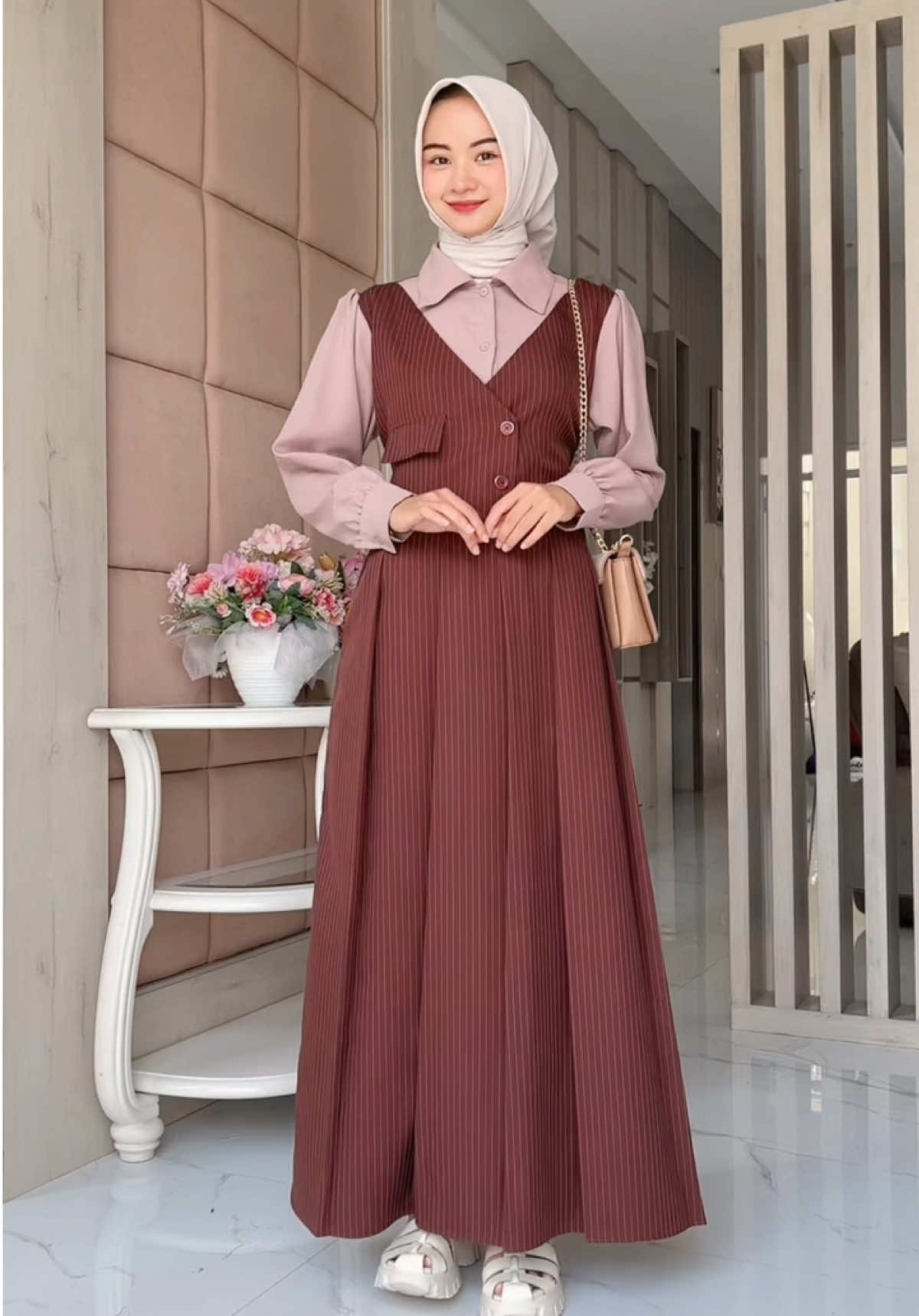 Oktober o nya apa? Outfitt simpel dan elegan cuma naura by rereyshop🙀✨ #promomakan1010 #rere #rereyshop #outfitideas #outfitinspo 