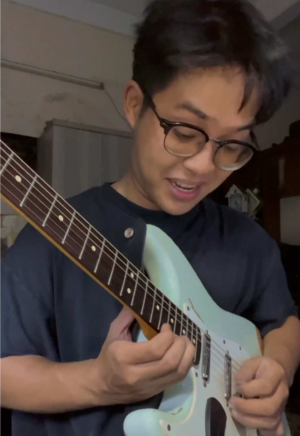 17h00 - @The MYOPICs (Improv Solo)  Mình improvise thử trên 1 track mới ra của mấy người anh em chí cốt, coi bộ cũng vô vô 😬 #fyp #improvise #guitarsolo 