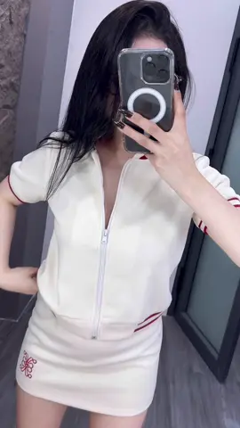 Set thể thao chân váy #setthethao #setchanvay #xuhuong 