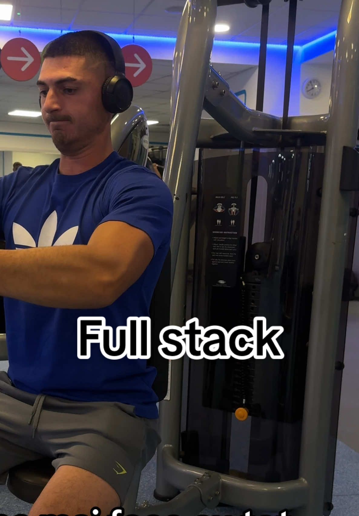 Există cineva pe România să facă full stack ?  Ca eu personal nu cunosc aștept mențiunile în com 🫡 #man #balkan #uk #fyp #foryoupag 