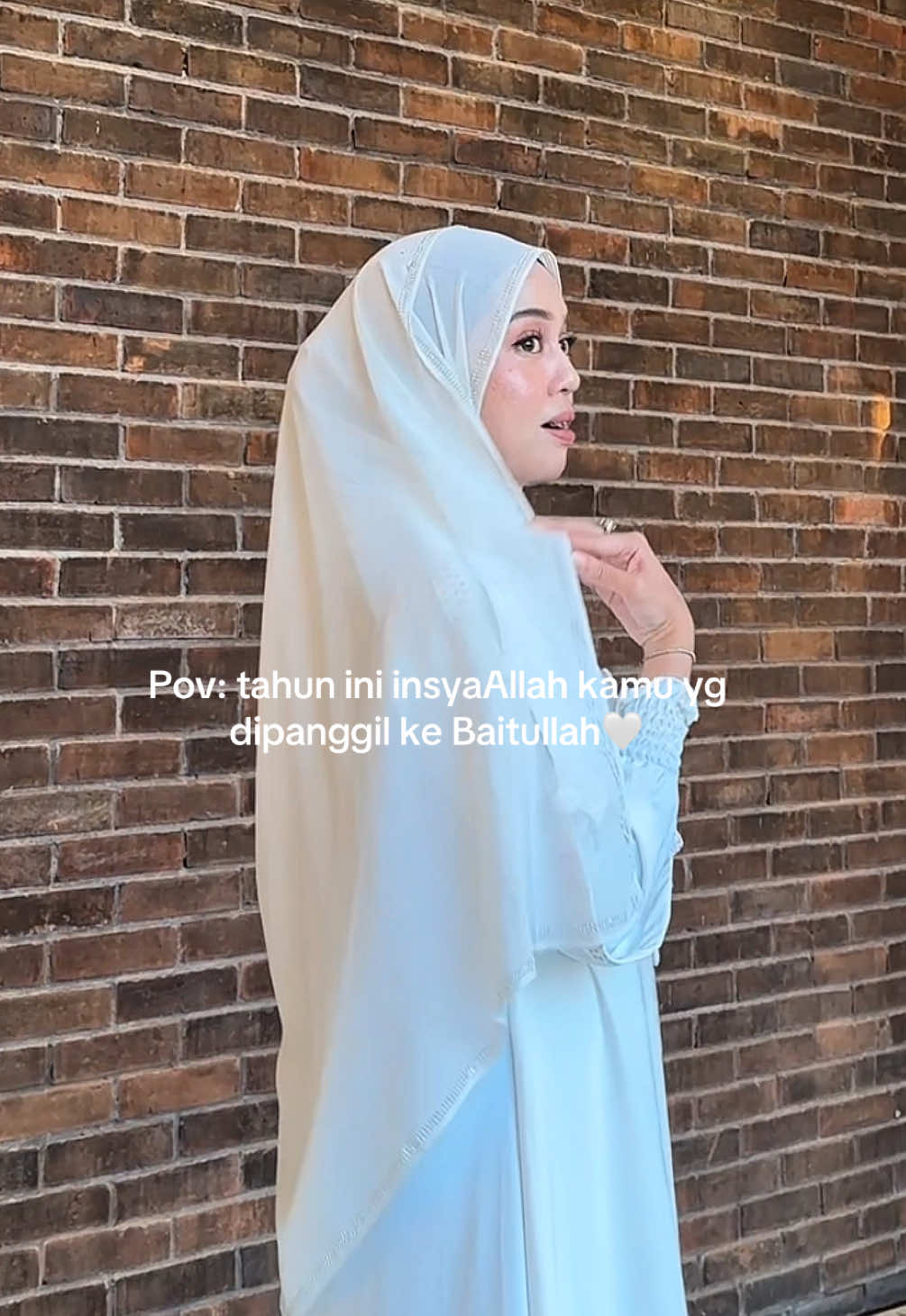 Kalo bukan karena request kalian, Ameera gak akan tau Miskha secantik ini dibuat warna putih🥹 YaAllah semoga disegerakan ya bertemu di Baitullah 