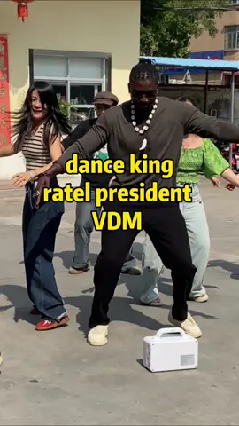who is the Africa dancing king?of course our ratel president: VDM @VDM #ratelpresident #dance #theverydarkman #secondhand 
