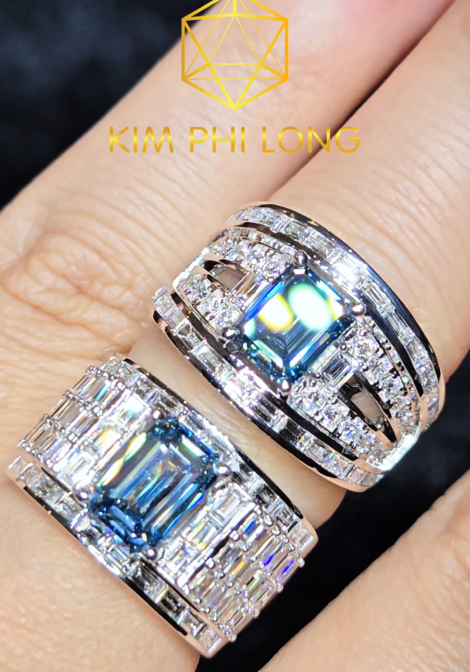 Quá đẹp ạ . Nhẫn nam full kim cương nuôi cấy . chủ Emeral xnah dương . Dành cho các anh thích màu xanh dương , mạng Kim, Thủy, Mộc ạ. #kimcuong #nhannamdep #nhankimcuongnam #labgrowndiamond #kimcuongnuoicay 