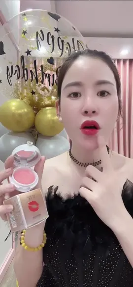 Môi khô bong tróc k màu thì dùng e này nha các c ơi #fyp #lamdep #duongmoi #riview #makeup 